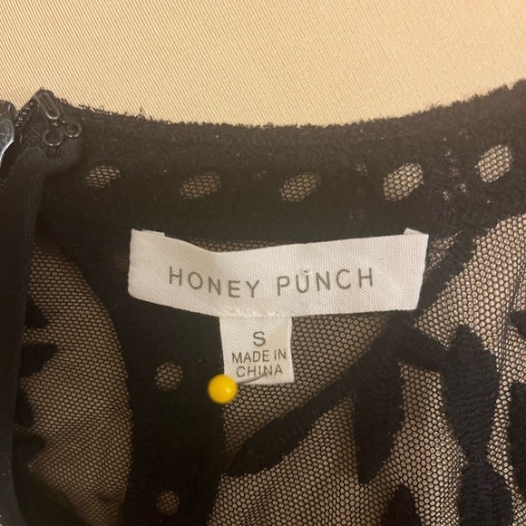 Honey Punch Black Deep V Lace Dress, size small - Picture 4 of 6